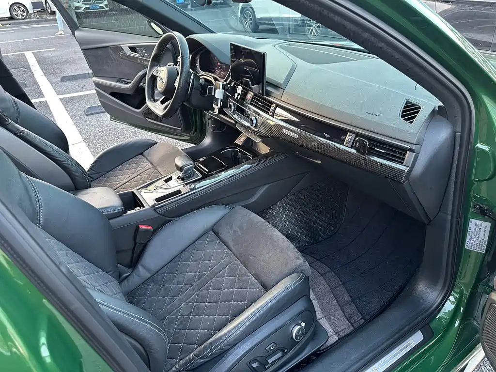 Audi RS 4 — миниатюра 8