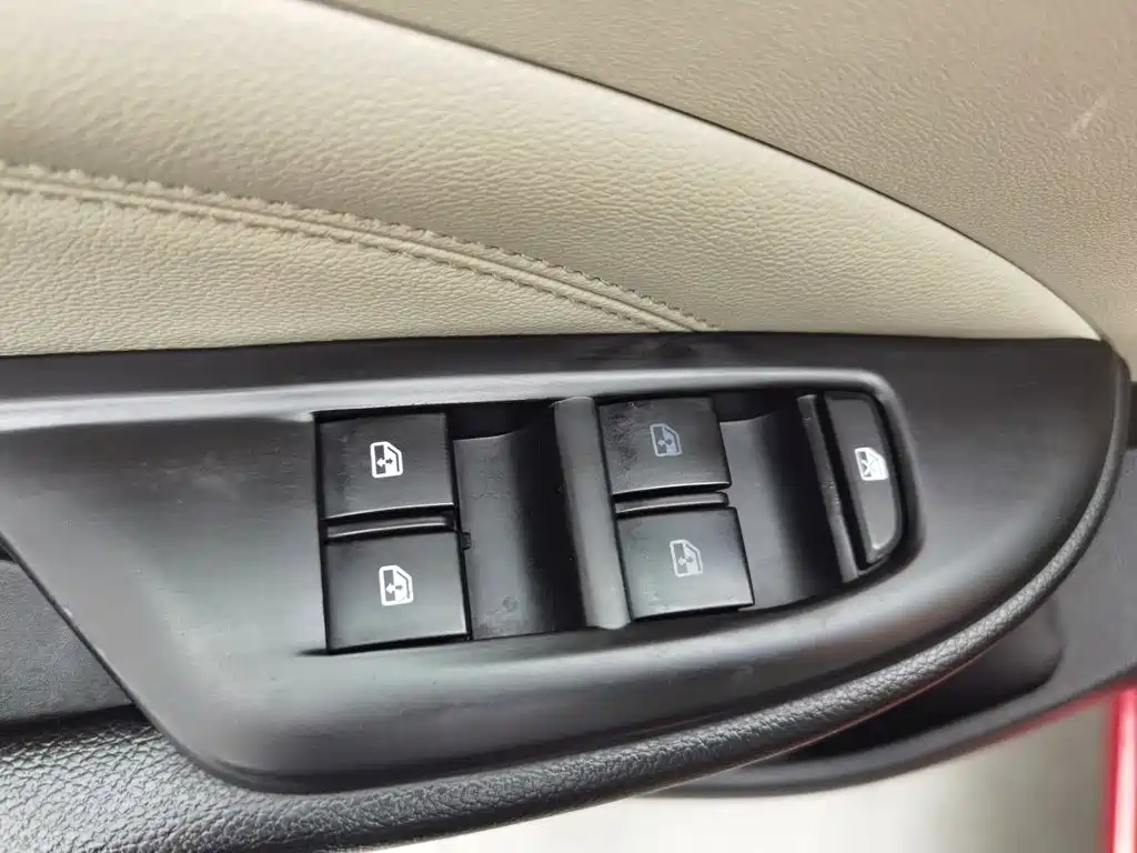 Buick Excelle — миниатюра 9
