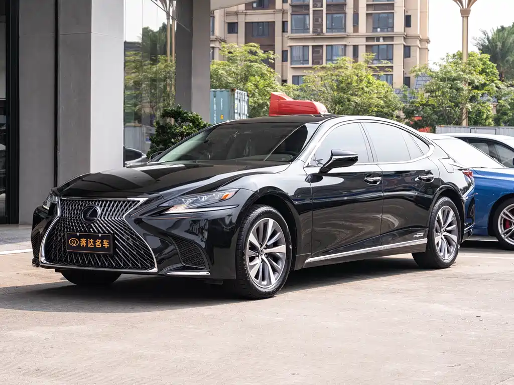 Lexus LS