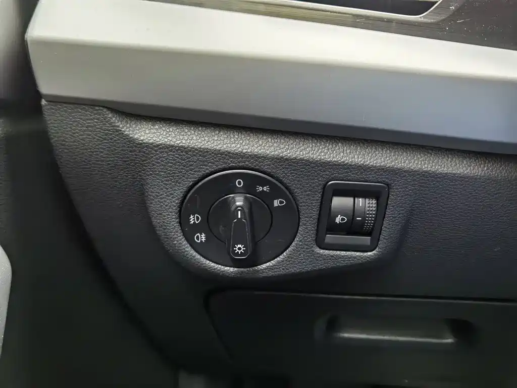 Volkswagen Lavida — миниатюра 21