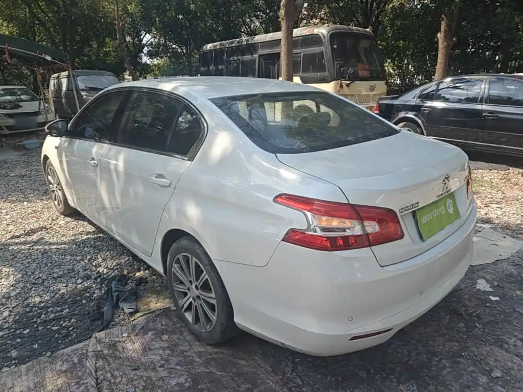 Peugeot 408 — миниатюра 5