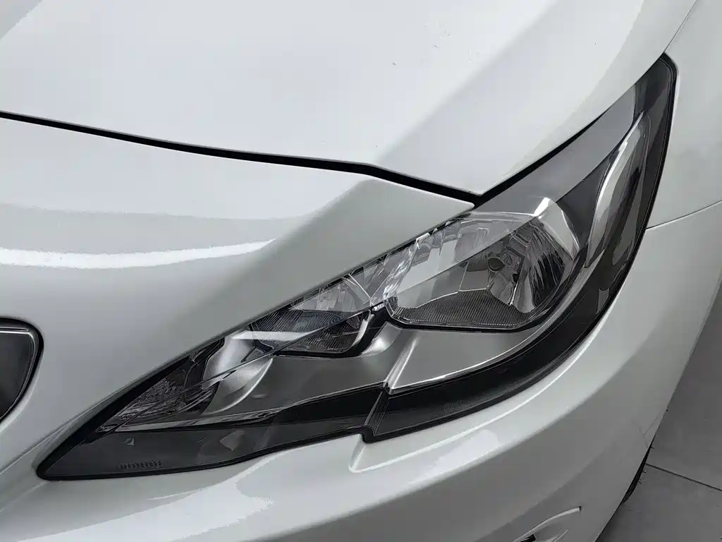 Peugeot 408 — миниатюра 7