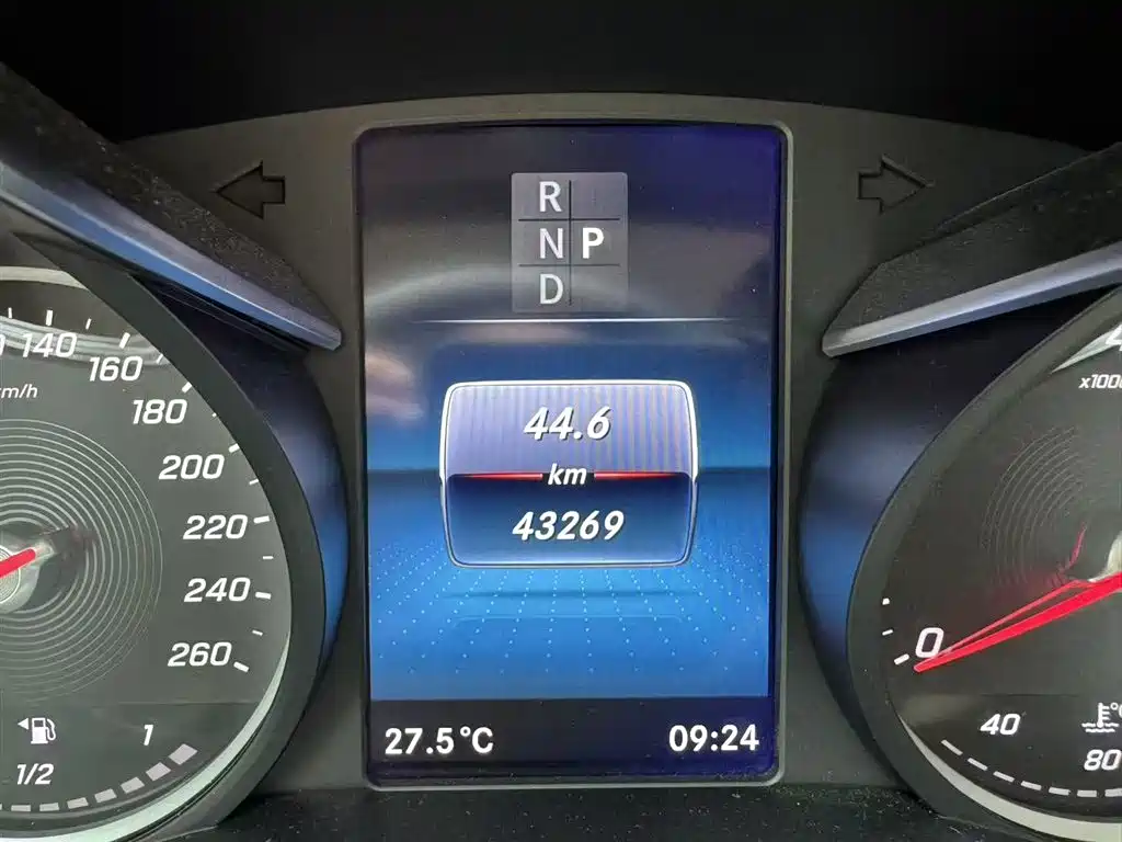 Mercedes-Benz V-Class V 2022 V 260 L Luxury