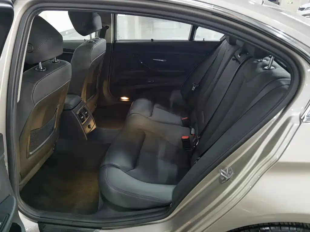 BMW 3 Series — миниатюра 15