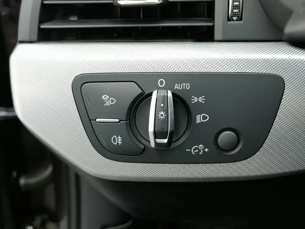 Audi A4 (Import) — миниатюра 21