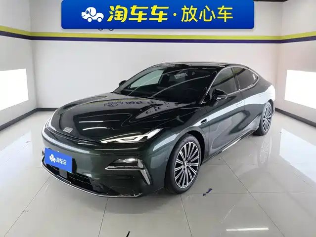 2025 Geely Galaxy Xingyao 8