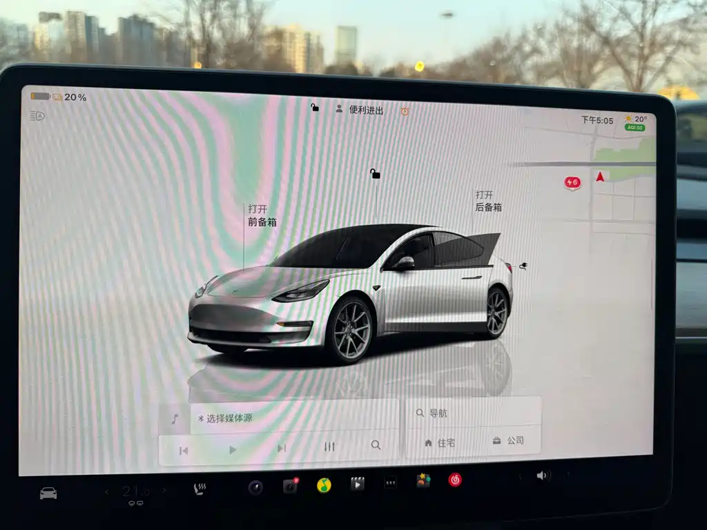 TESLA MODEL 3
