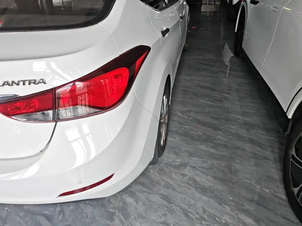 Hyundai Elantra Langdong — миниатюра 8