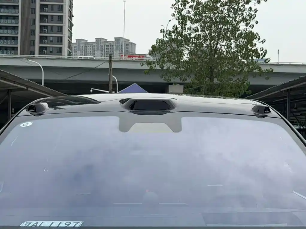 NIO ES8 — миниатюра 33