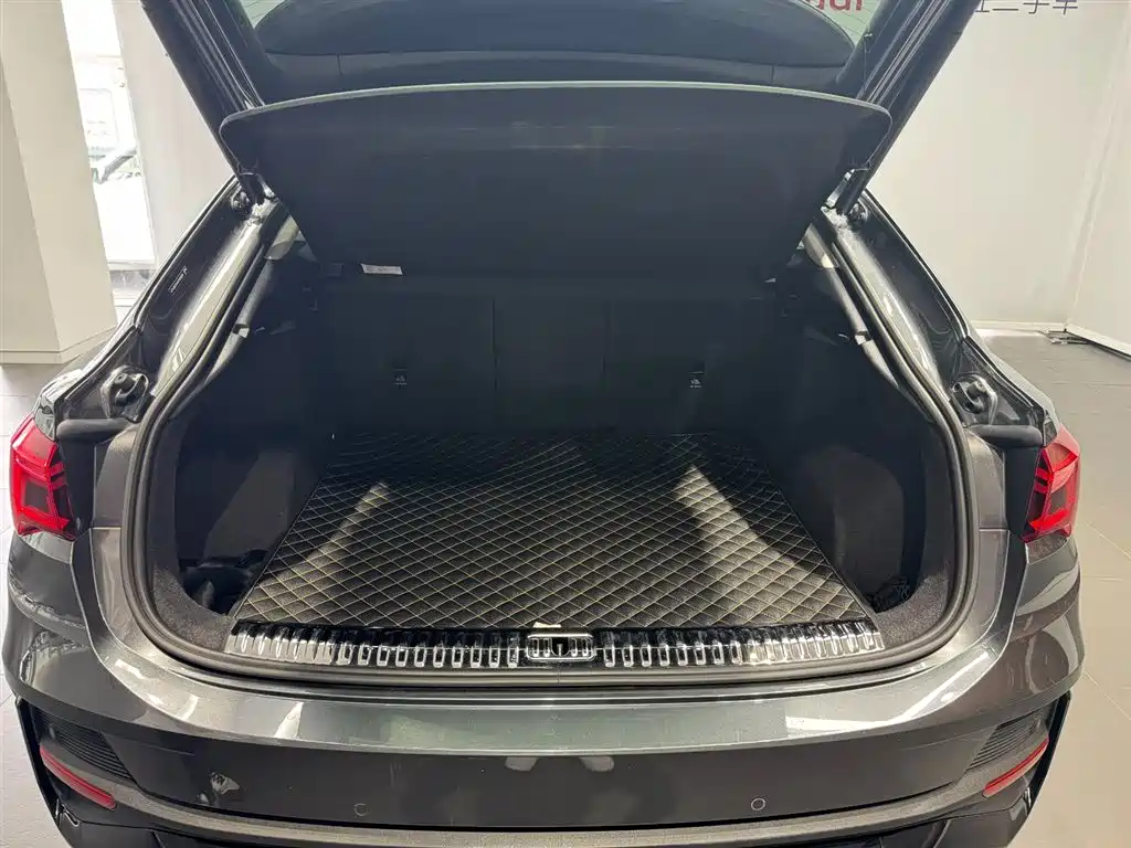 Audi Q3 Sportback — миниатюра 9