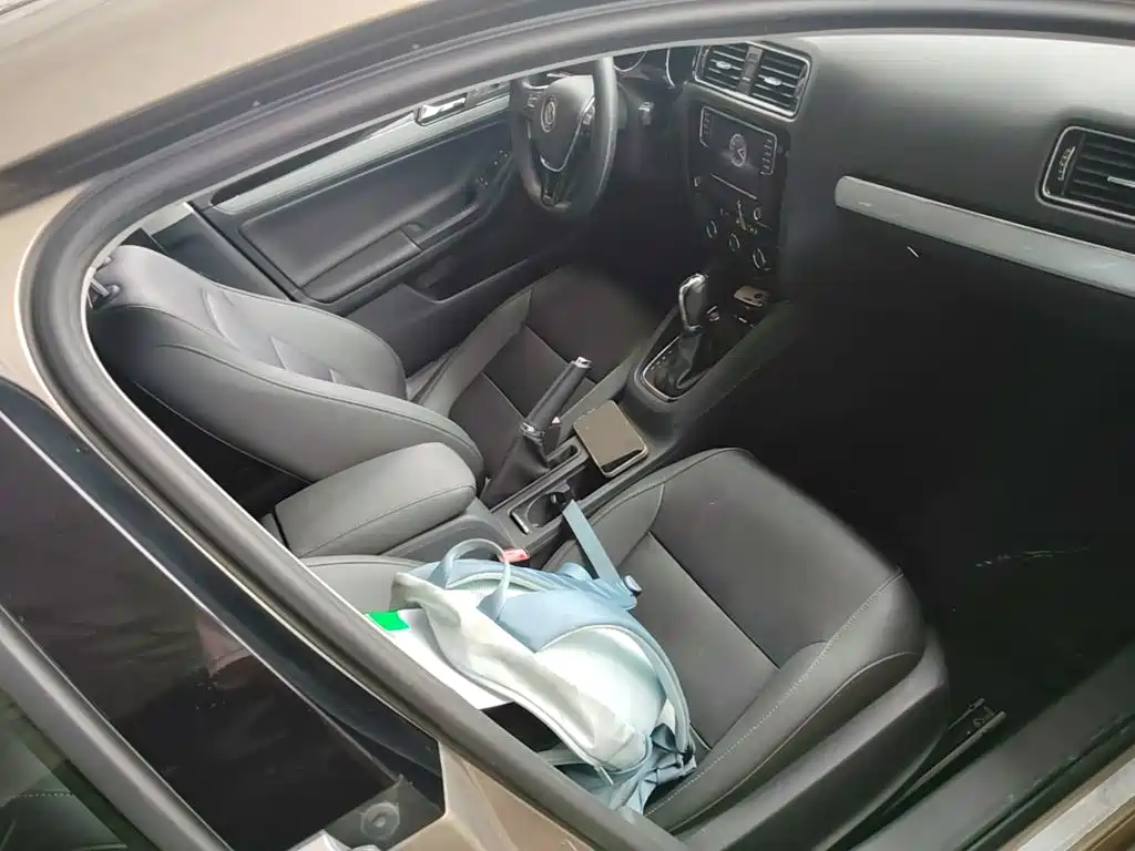 Volkswagen Sagitar — миниатюра 25