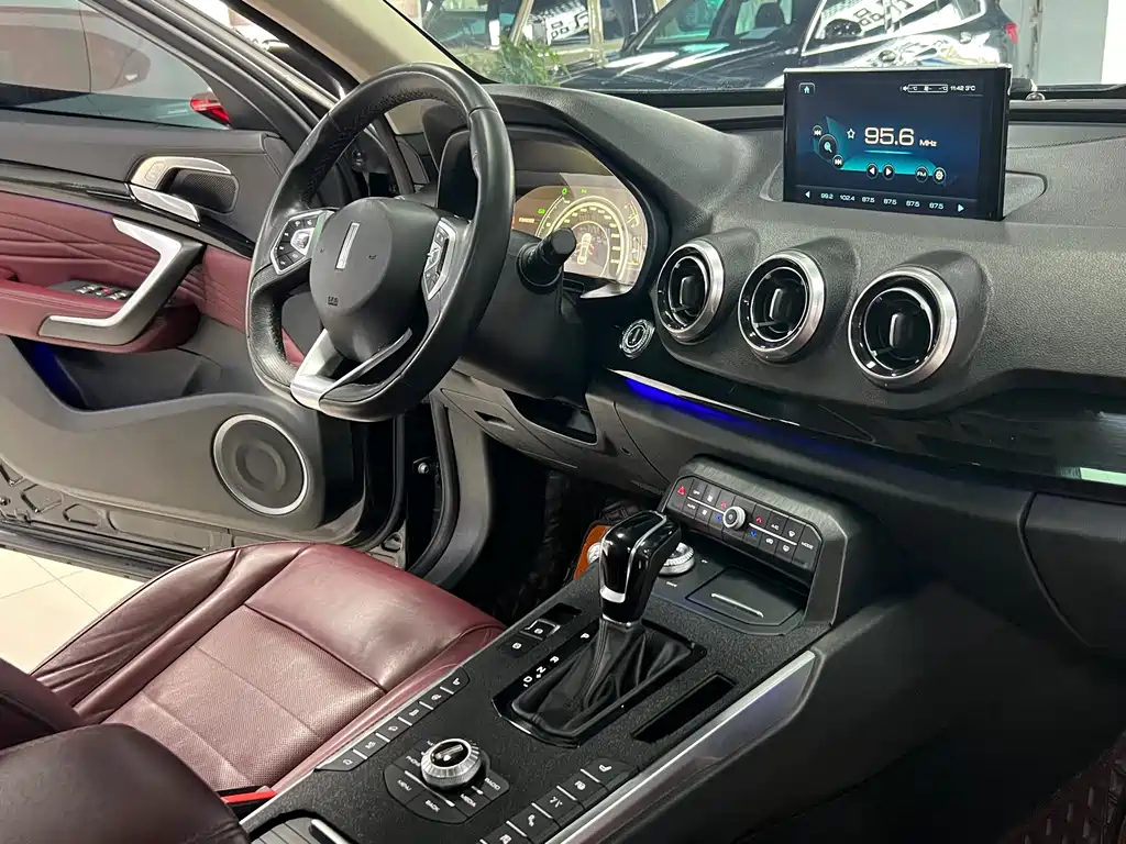 WEI PAI WEI BRAND P8