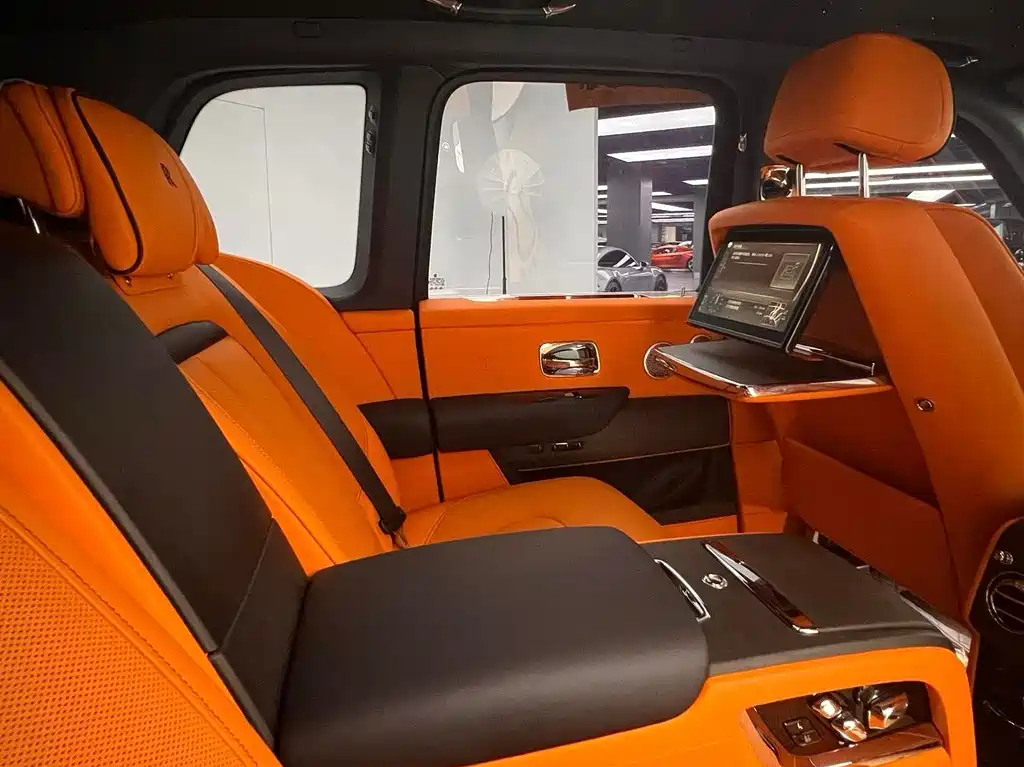 Rolls-Royce Cullinan 2024 мест