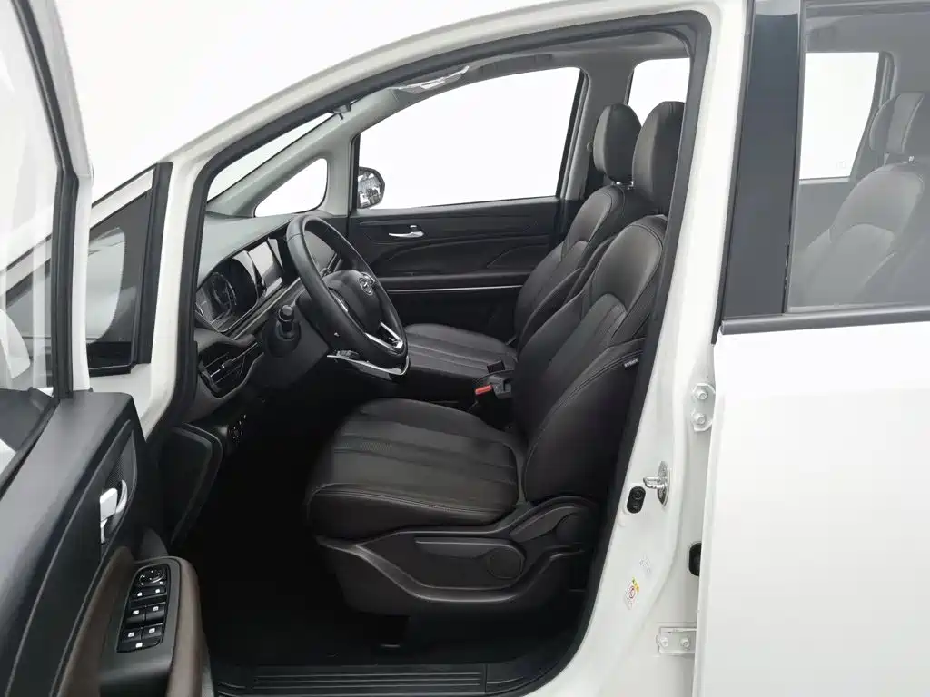GAC Motor Trumpchi M6 — миниатюра 10