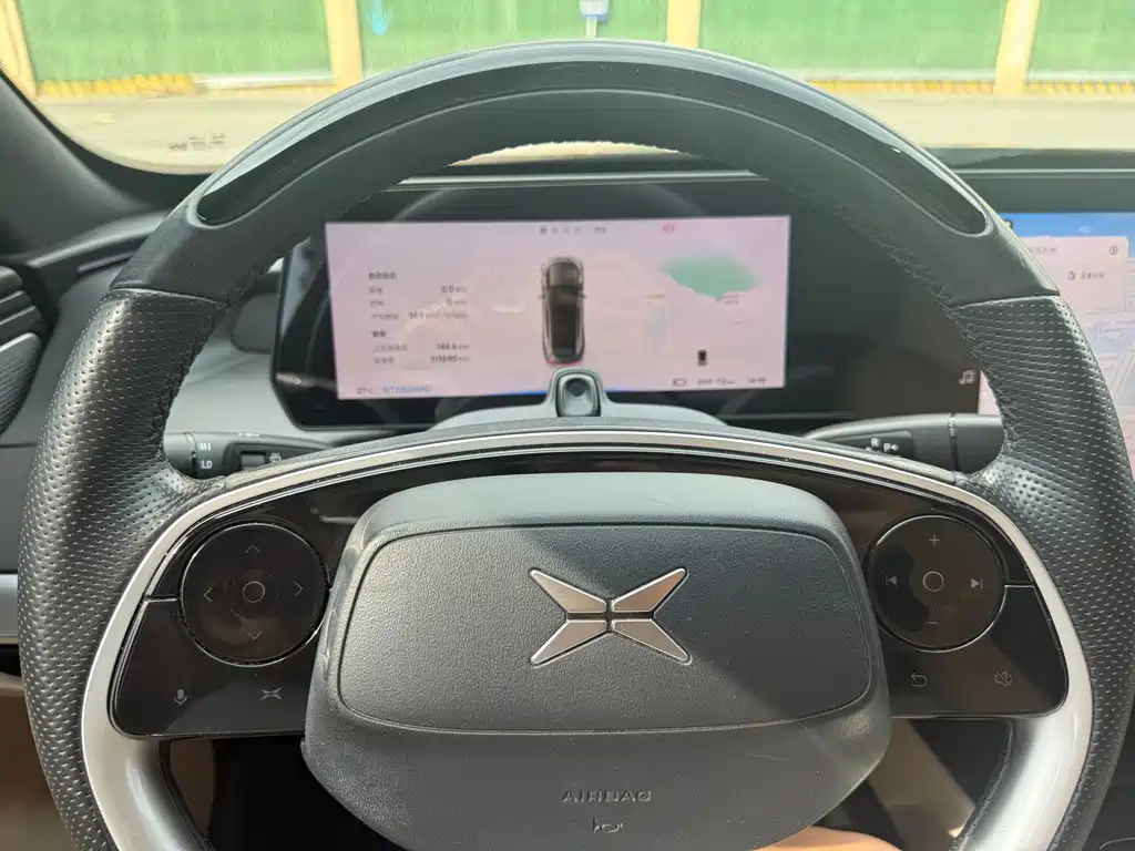 XPeng P7 — миниатюра 12