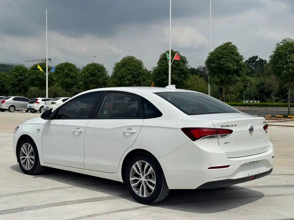 Buick Excelle — миниатюра 7