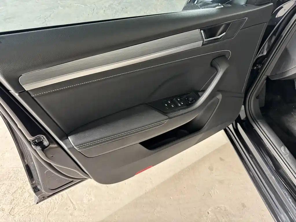 Skoda Superb — миниатюра 11