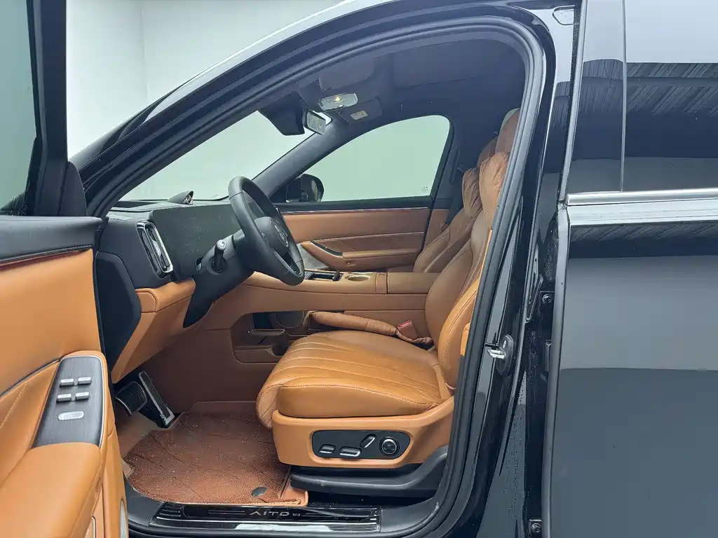 Aito M8 2025 Max+ 53.4kWh 5 мест (192 ）