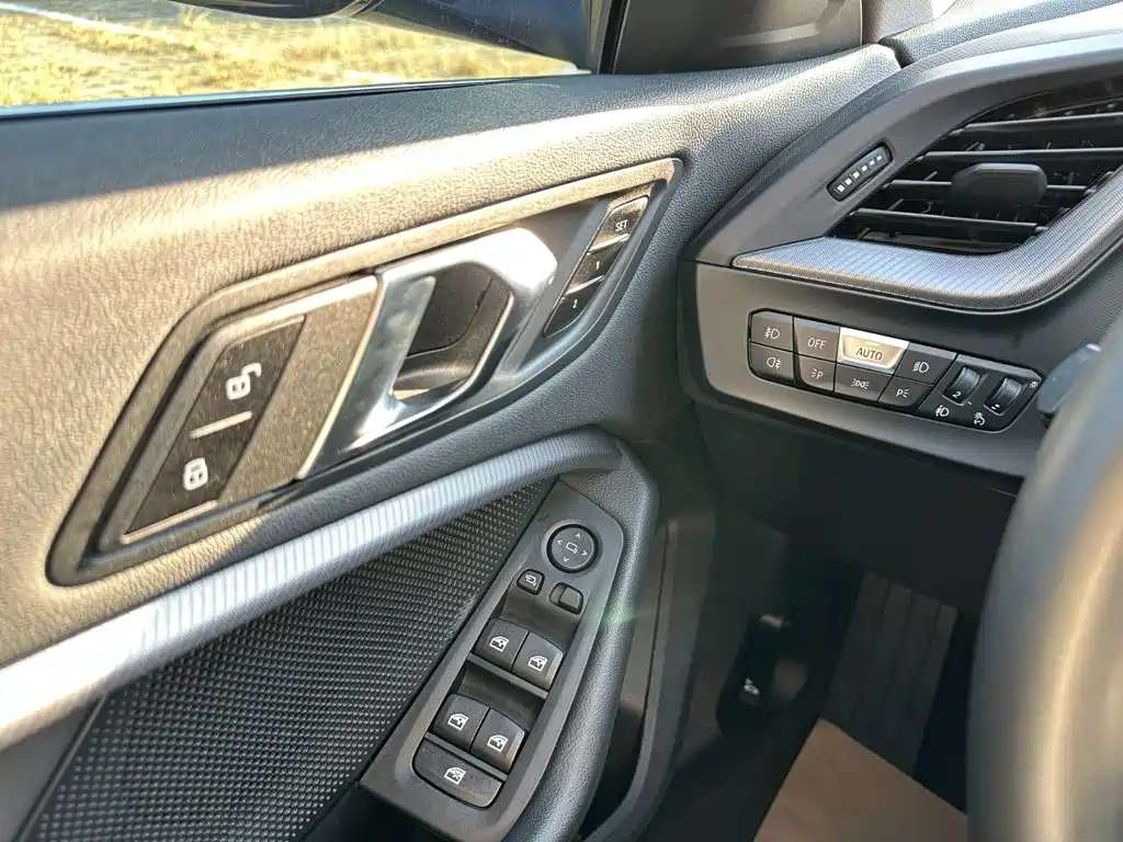 BMW 2 Series (Import) — миниатюра 23