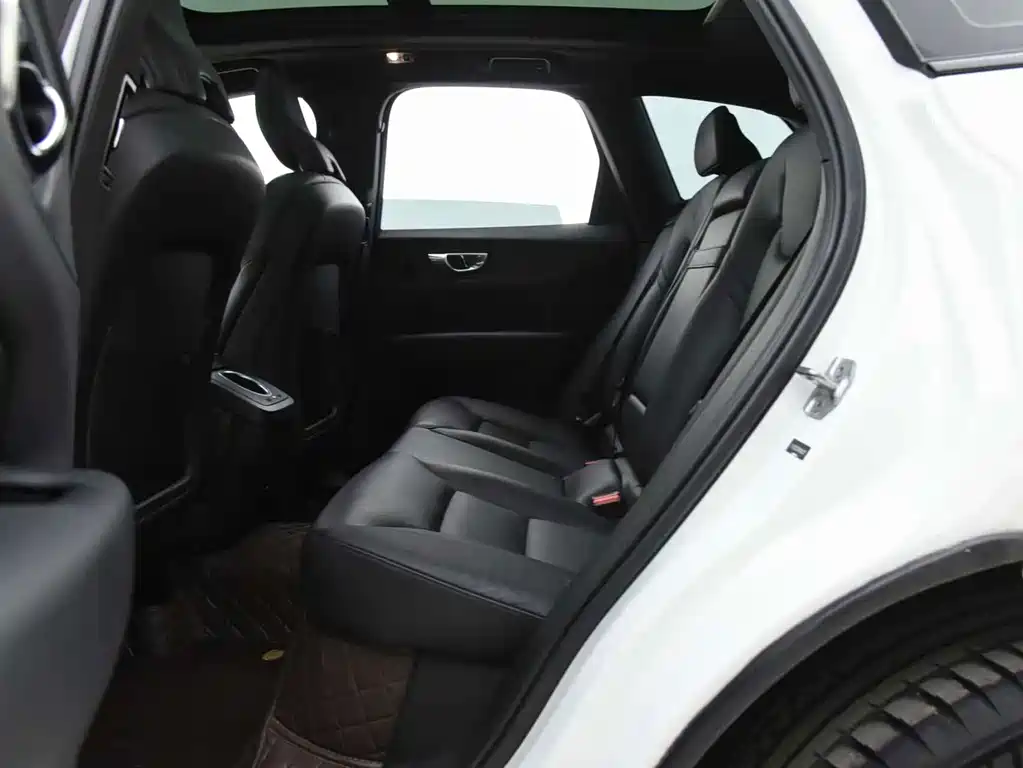 Volvo XC60 — миниатюра 7