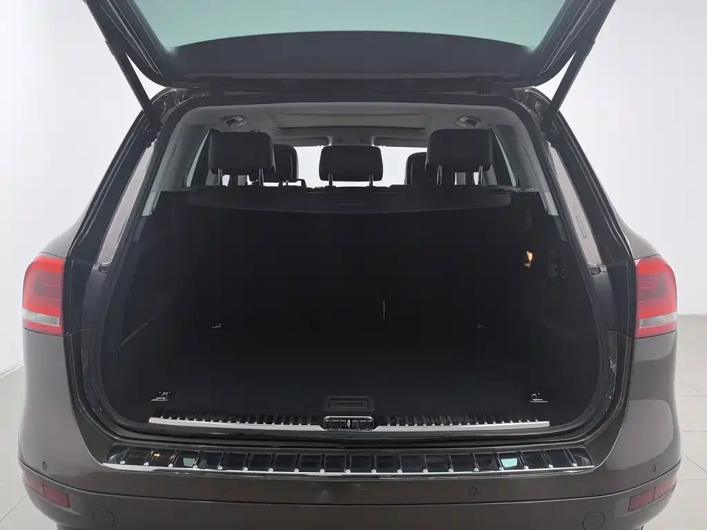 Volkswagen Touareg — миниатюра 16