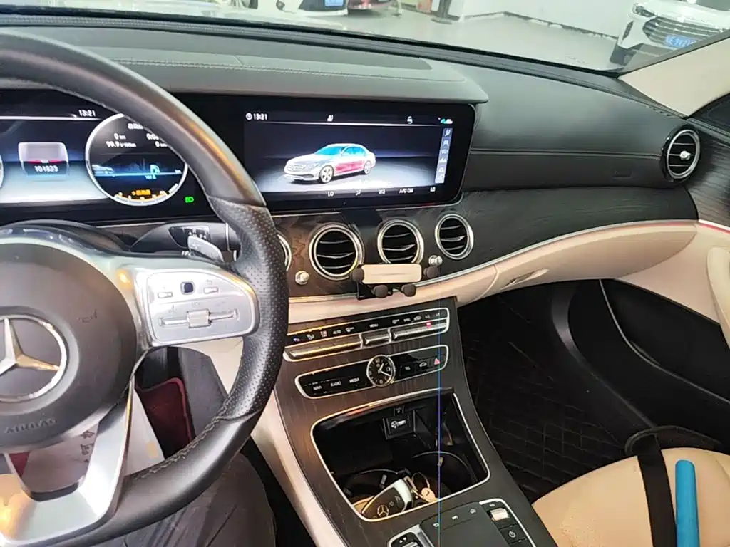 Mercedes-Benz E-Class — миниатюра 10