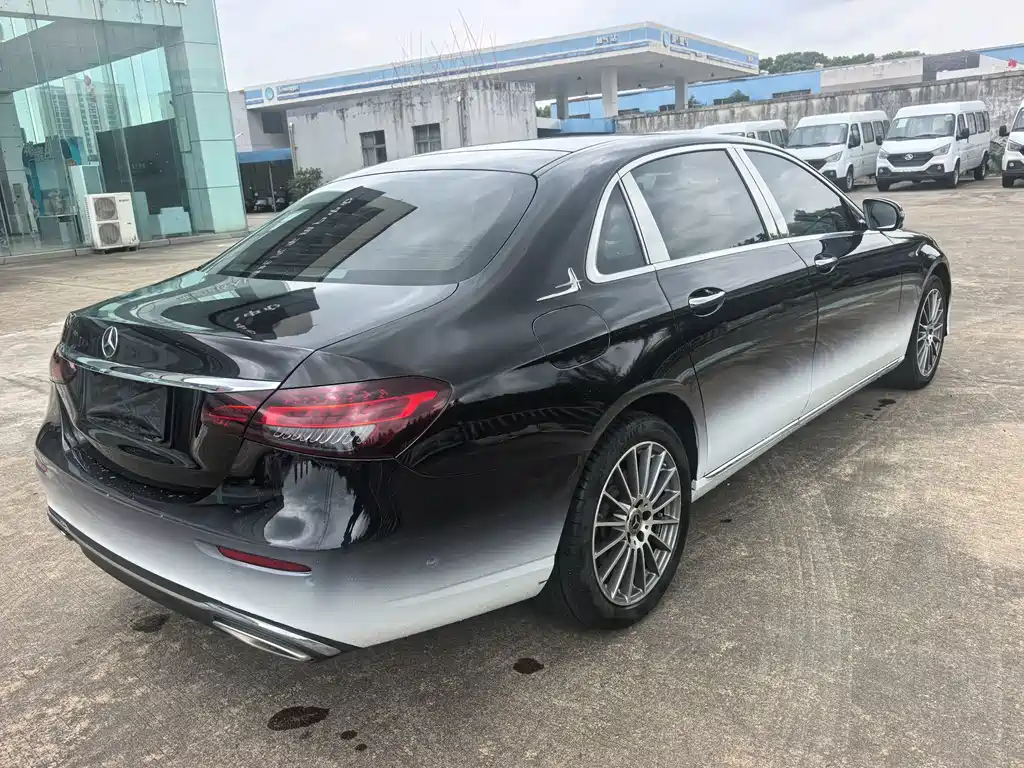 Mercedes-Benz E-Class — миниатюра 5
