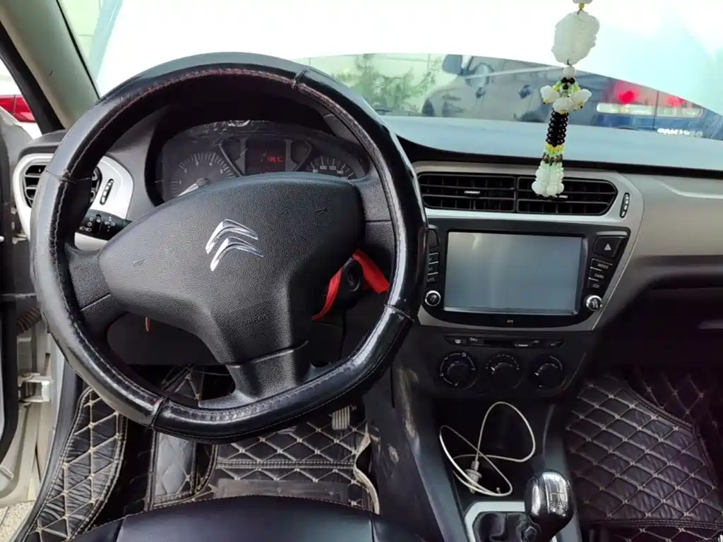 Citroen Elysee — миниатюра 10