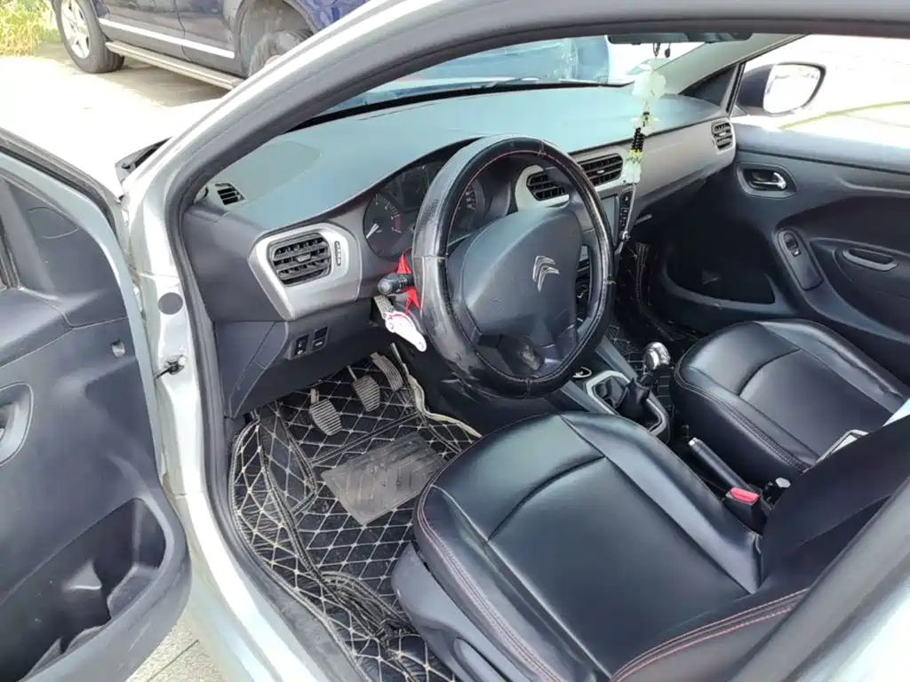 Citroen Elysee — миниатюра 16