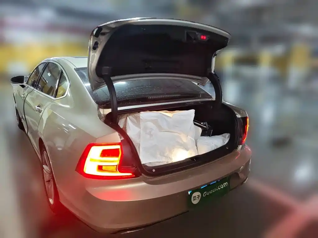 Volvo S90 — миниатюра 16