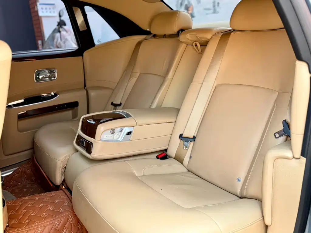 Rolls-Royce Ghost — миниатюра 11