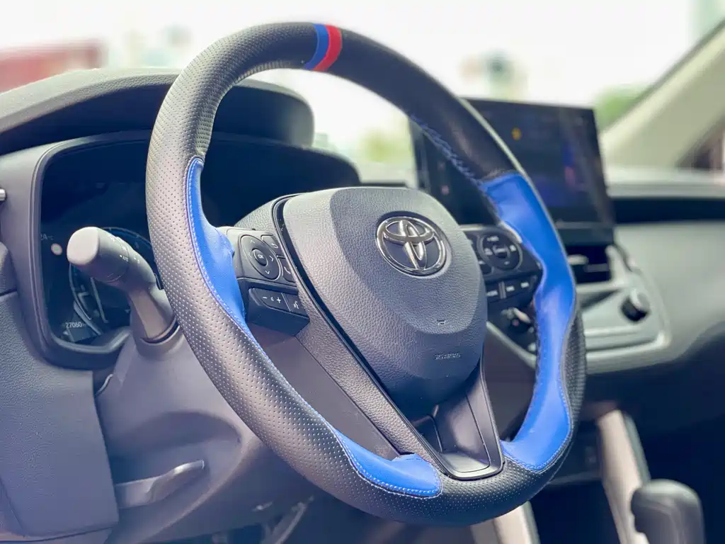 Toyota Corolla Cross — миниатюра 14