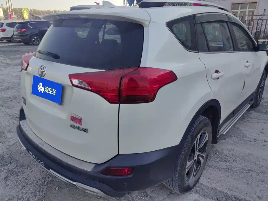Toyota RAV4 — миниатюра 3