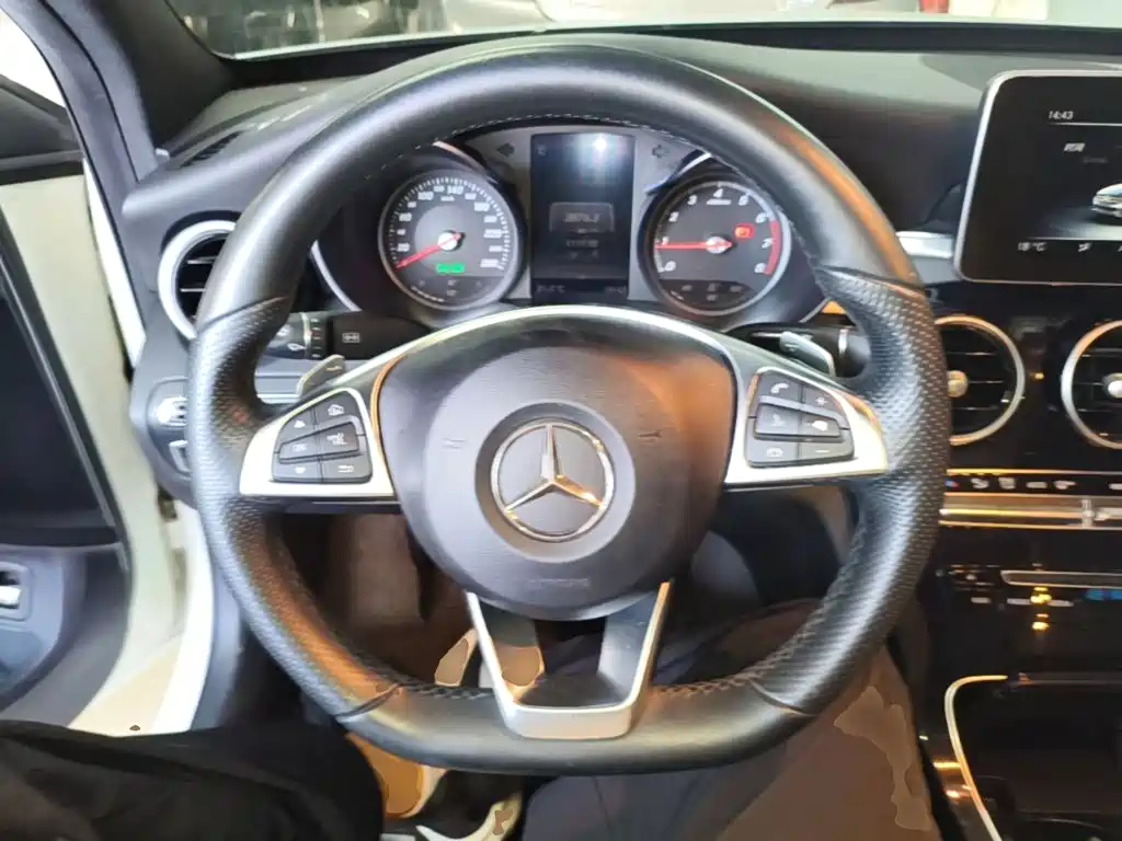 Mercedes-Benz C-Class — миниатюра 11