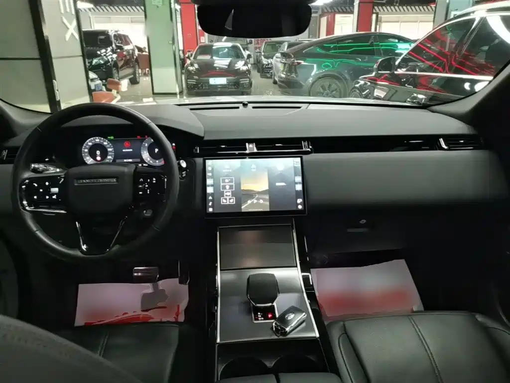 Land Rover Range Rover Velar 2024 Dynamic SE