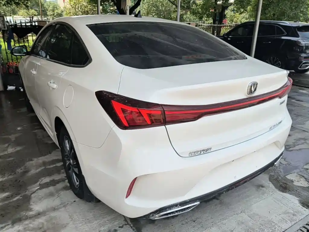 Changan Eado — миниатюра 5
