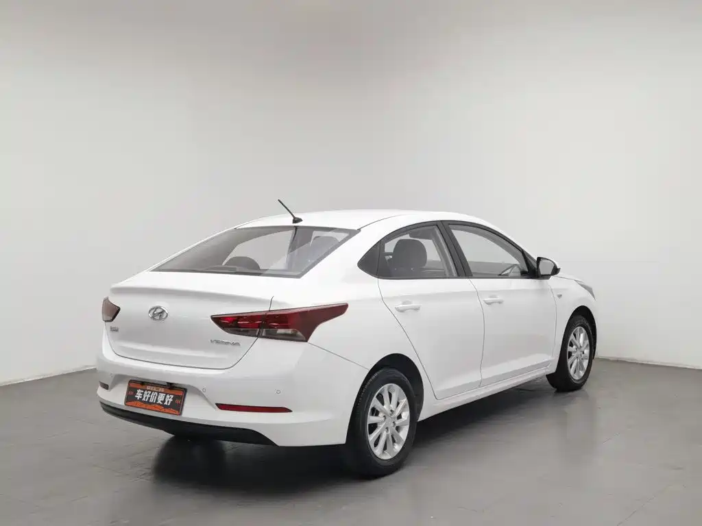 Hyundai Verna — миниатюра 2