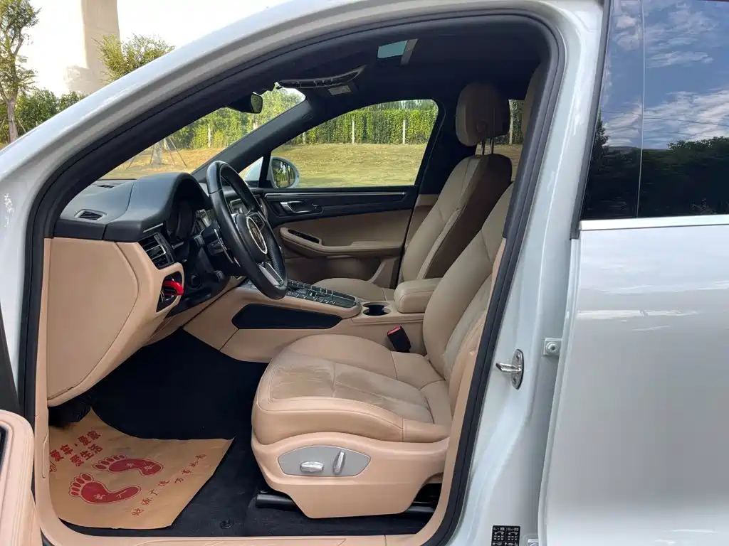 Porsche Macan — миниатюра 11