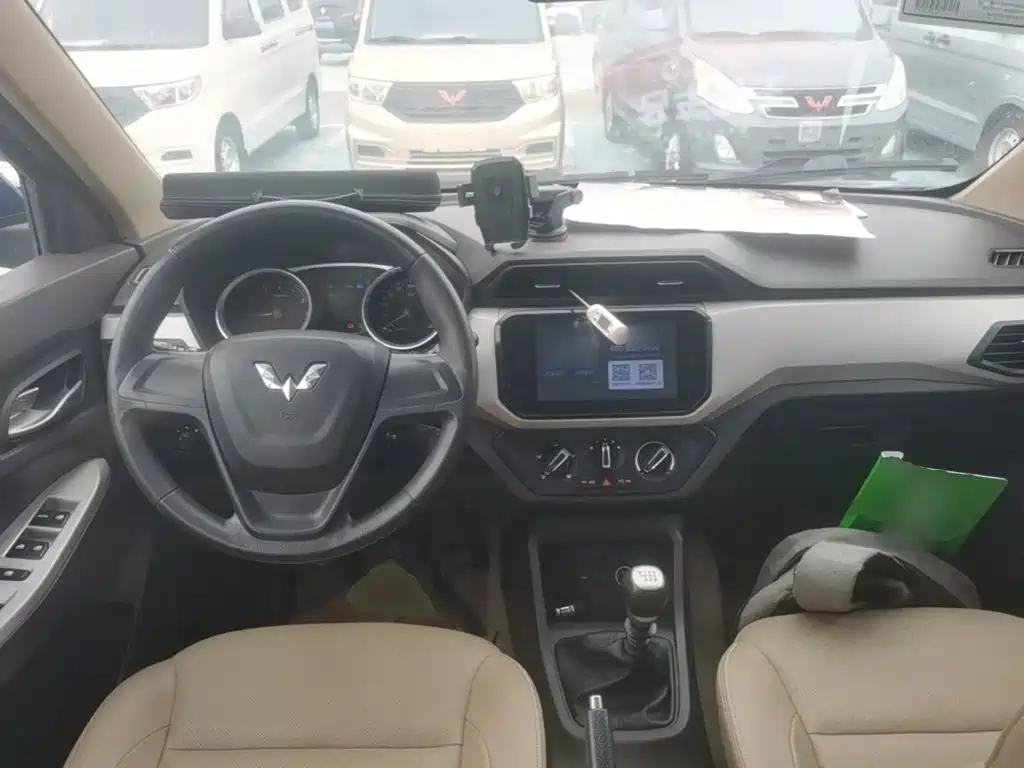 Wuling Hongguang — миниатюра 10