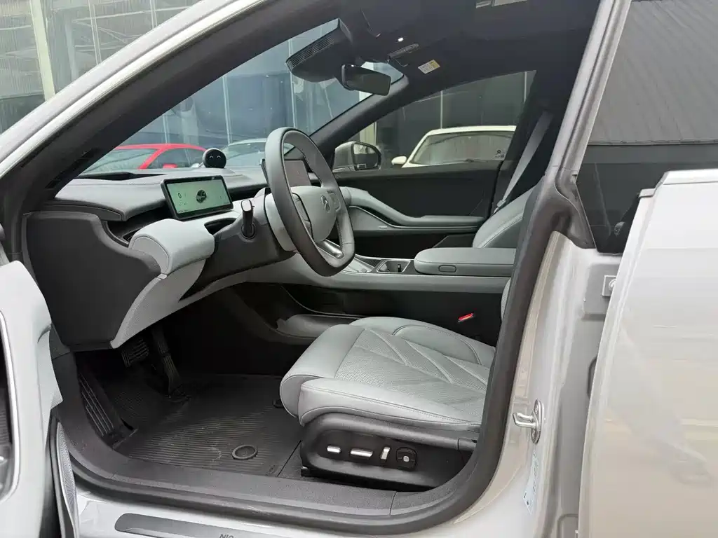 NIO ET5T — миниатюра 4
