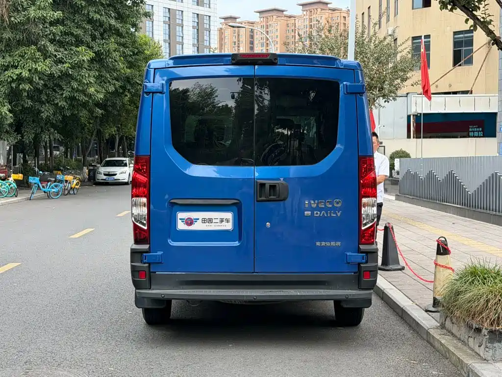 IVECO Ousheng — миниатюра 5