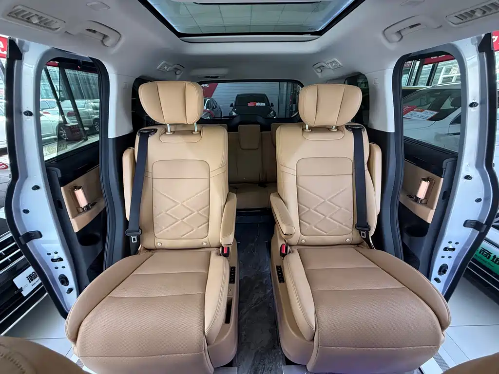 GAC Motor Trumpchi E8 PHEV — миниатюра 12