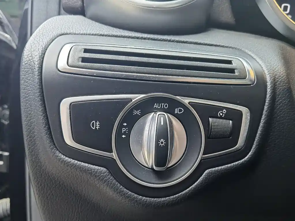 Mercedes-Benz GLC — миниатюра 13