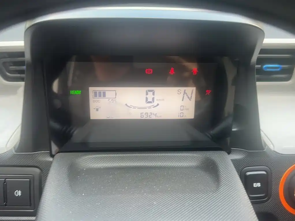 Wuling MINIEV — миниатюра 4