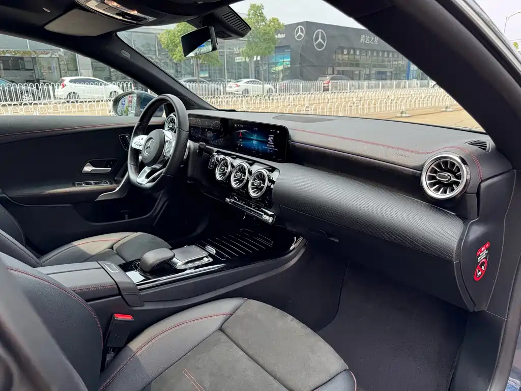 Mercedes-Benz CLA (Import) — миниатюра 13