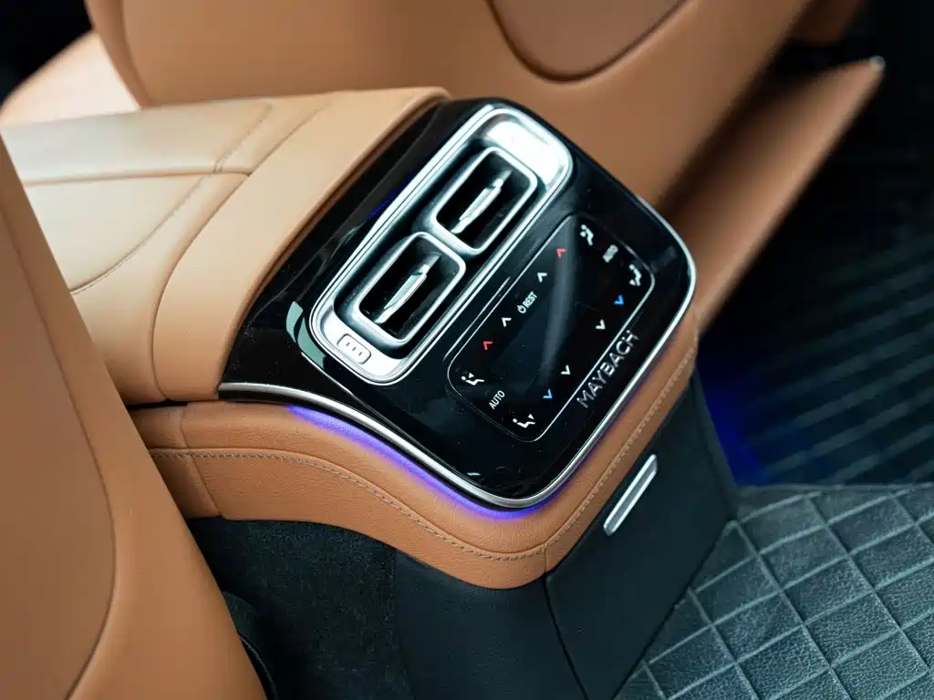 Mercedes-Benz S-Class — миниатюра 13