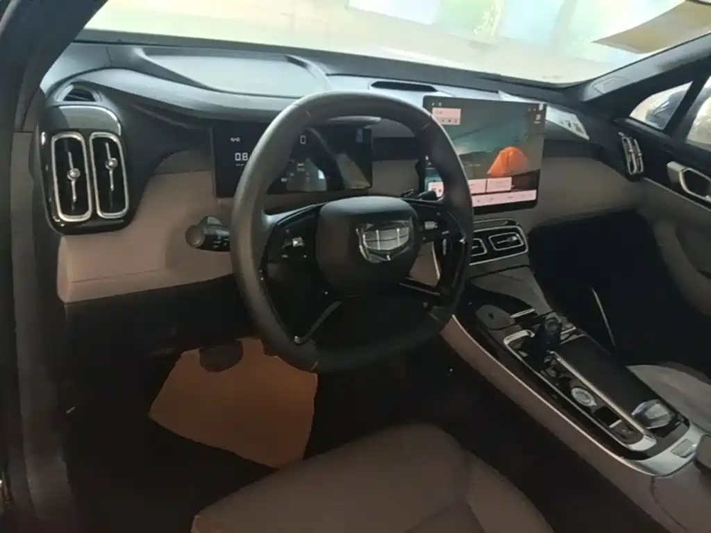 Geely Boyue L — миниатюра 10