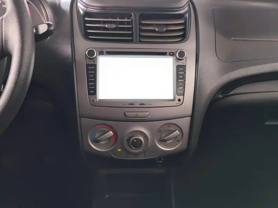 Chevrolet Sail — миниатюра 13