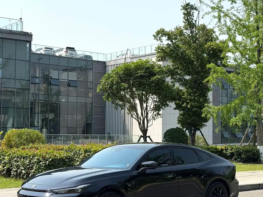 Changan UNI-V 2024