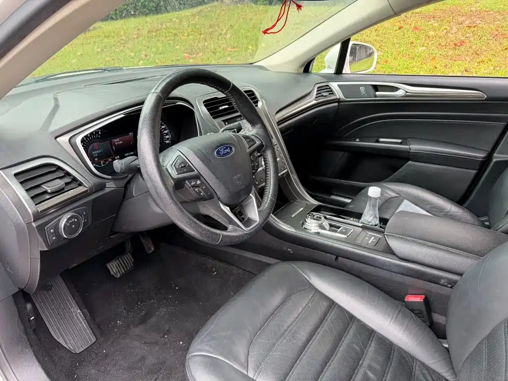 Ford Mondeo — миниатюра 7